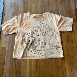 Women’s Disney shirt size M
